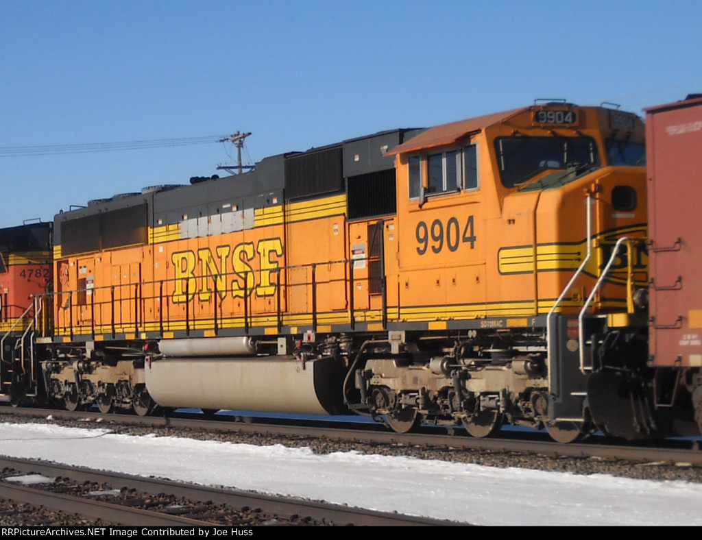 BNSF 9904